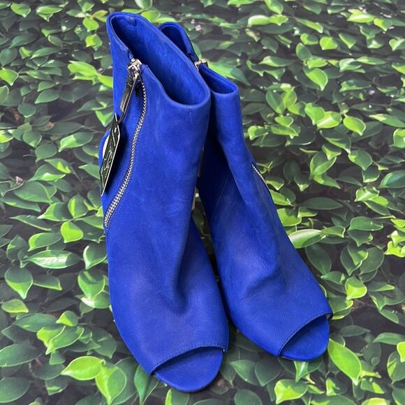 Inc International concepts, blue suede ankle boot heels - Picture 6 of 9